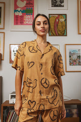 PEACE AND LOVE SHORT SLEEVE SHIRT