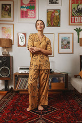 PEACE AND LOVE SHORT SLEEVE SHIRT